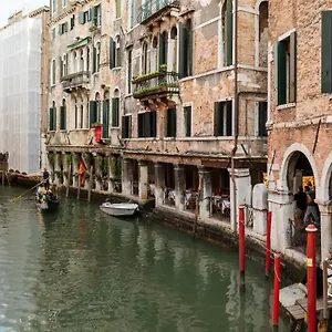 Al Sotoportego Venecia